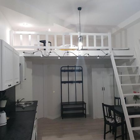 Przytulna Kawalerka Z Antresola Apartment Katowice Bagian luar foto