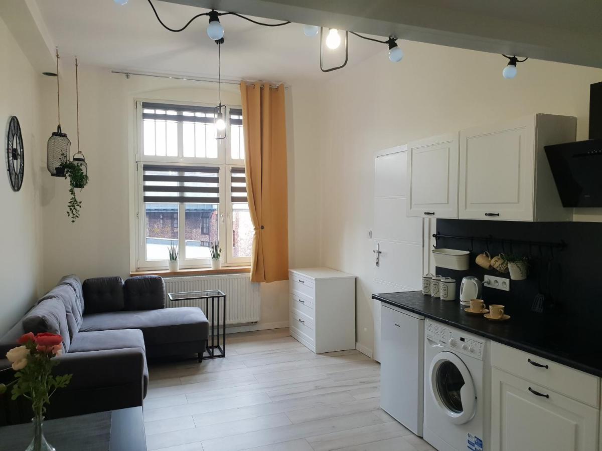 Przytulna Kawalerka Z Antresola Apartment Katowice Bagian luar foto
