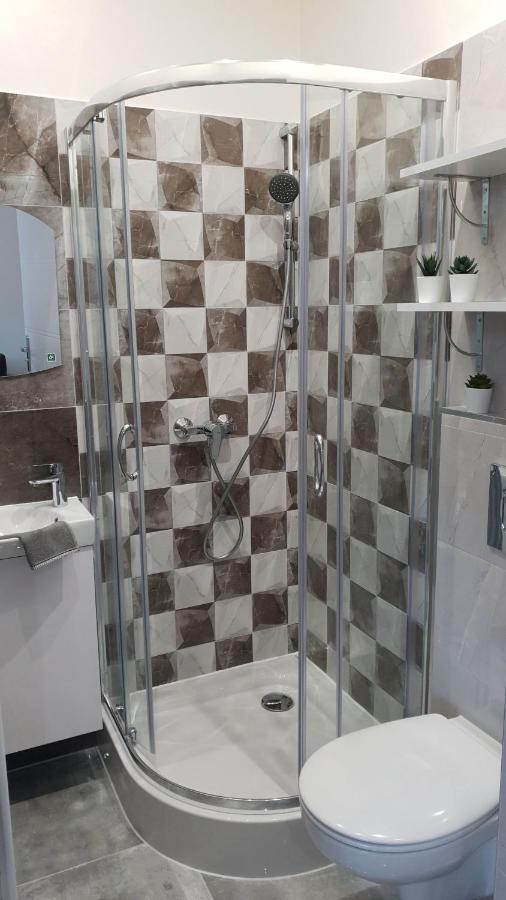 Przytulna Kawalerka Z Antresola Apartment Katowice Bagian luar foto
