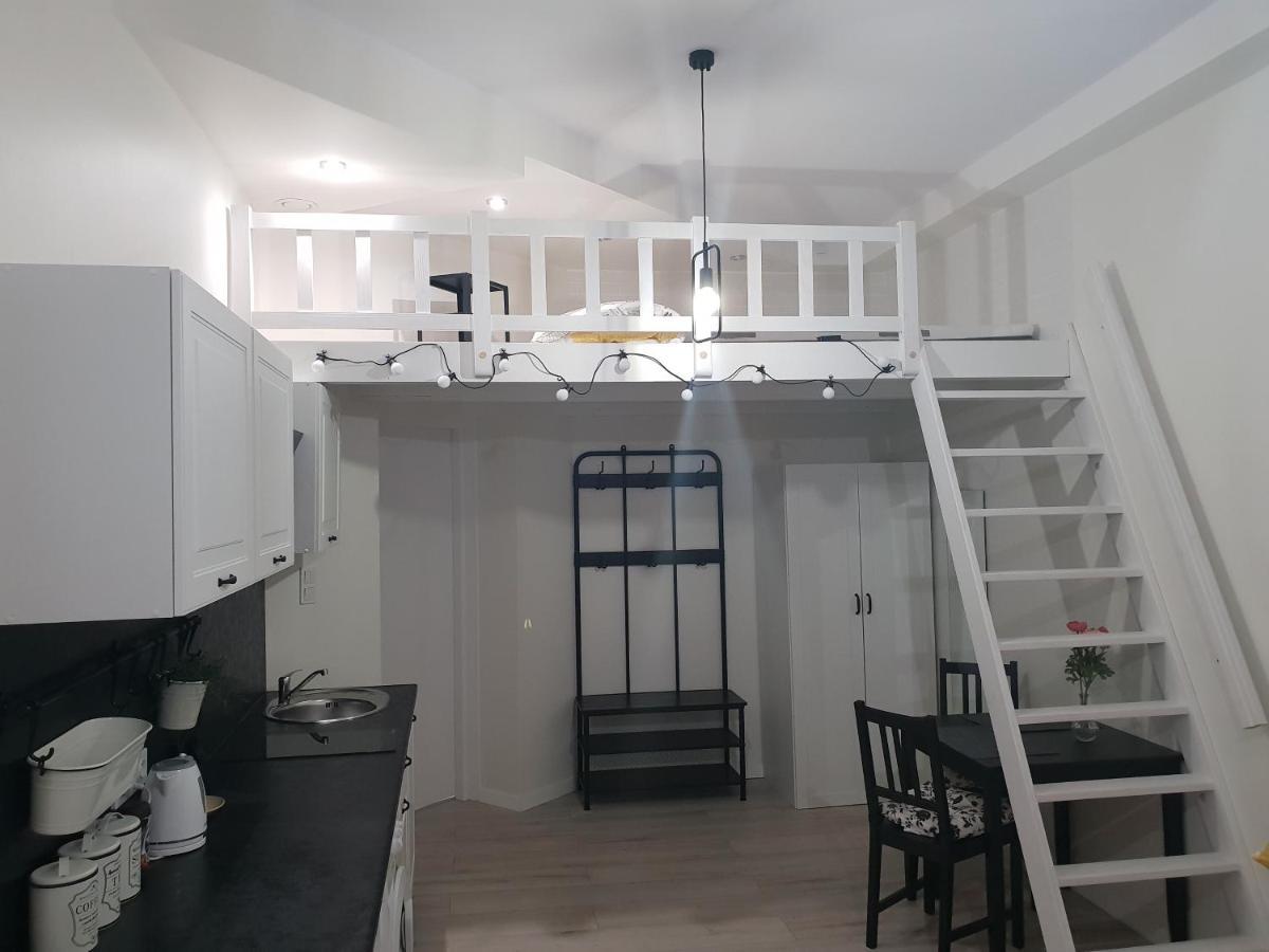 Przytulna Kawalerka Z Antresola Apartment Katowice Bagian luar foto
