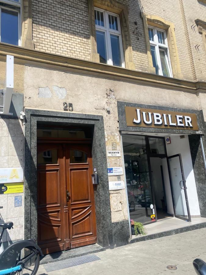 Przytulna Kawalerka Z Antresola Apartment Katowice Bagian luar foto